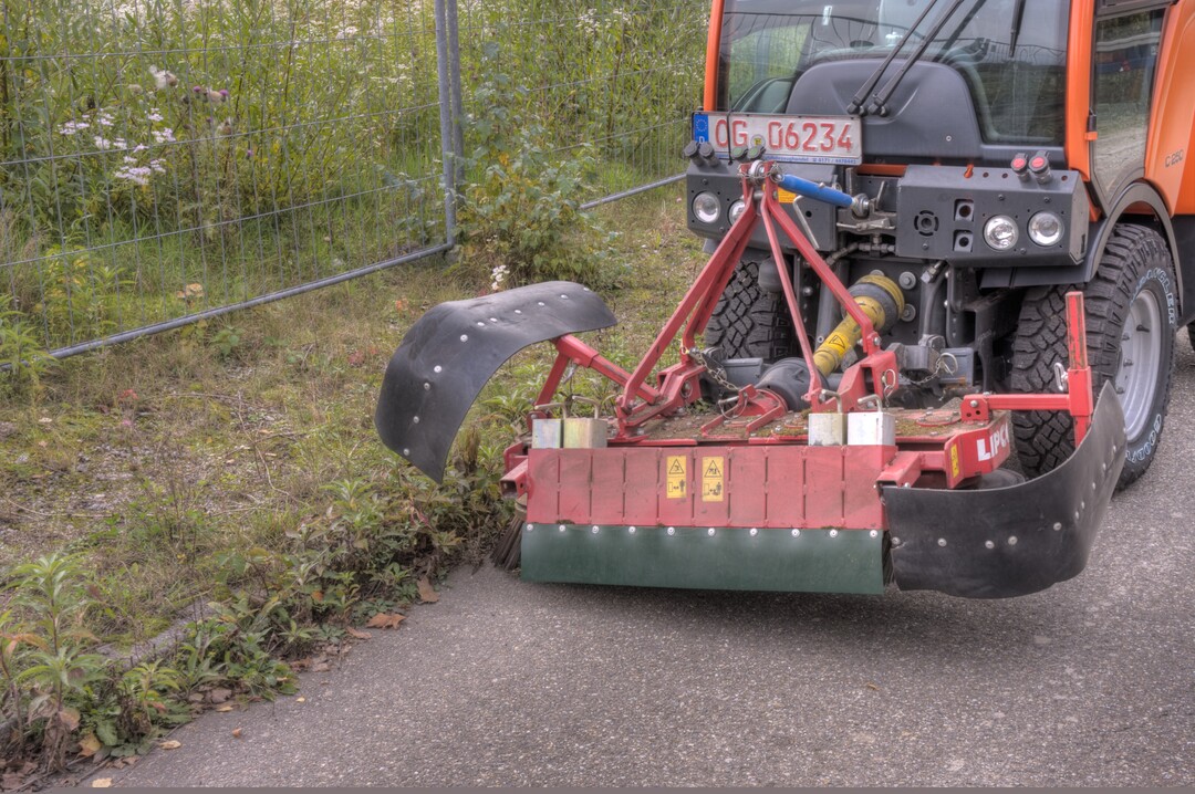 Der LIPCO-Wildkrautentferner im Einsatz