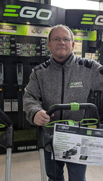 Martin Schawe, Vertriebsinnendienst Stavermann GmbH: „EGO wird bei uns jetzt noch mehr wahrgenommen und das spricht sich rum. Mittlerweile haben wir eine extrem große Reichweite, die Kunden kommen von oft von sehr weit her, um EGO Produkte zu kaufen – EGO hat garantiert eine erfolgreiche Zukunft.“