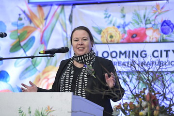Umwelt- und Landwirtschaftsministerin Ursula Heinen-Esser bekennt sich zu den NRW-Gartenschauen.