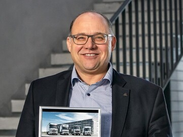 Die Zusammenarbeit mit Mercedes-Benz Trucks im Hinblick auf Lkw-Aufbauten wird weiter intensiviert.