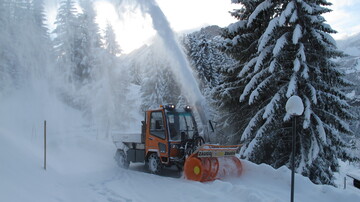 Schmalspur-Gertetrger wie dieses Modell VM 1300 von Meili sind hoch motorisiert und knnen schwere Aufgaben im Winterdienst bernehmen