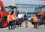 Mit der Firma C. Sterner, mit Sitz in Eging am See, wird das Vertriebsnetz der Kubota Deutschland GmbH um ein weiteren Vertriebspartner ergänzt und Kundennähe ausgebaut.