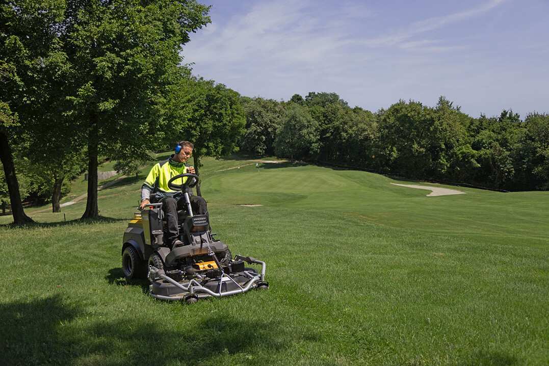 STIGA erweitert sein Portfolio ab Fr�hjahr 2026 um professionelle Gartenmaschinen (hier: ePark Pro).&nbsp;