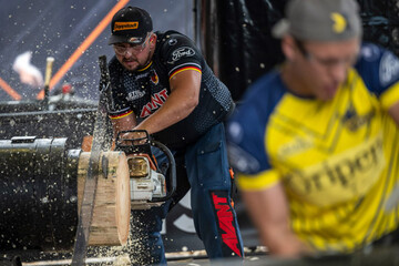 Danny Martin (hinten), hier an der Stock Saw, unterliegt trotz starker Leistung im Duell mit Ferry Svan und beendet die European Trophy auf Platz zehn.