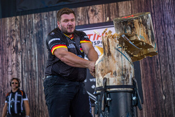 Marcel Steinkmper, hier beim Standing Block Chop, erreichte den zehnten Platz beim European Nations Pro Cup.