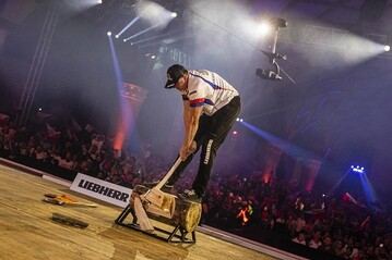 Der Tscheche Martin Komrek, hier beim Underhand Chop, zhlt seit Jahren zur weltweiten Sportholzfller-Elite und beendete schon diverse Weltmeisterschaften auf dem Podium. Wer Virtual European Champion werden will, muss an ihm vorbei. 