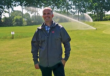 Tobias Bareiss war selbst lange Zeit Greenkeeper und ist damit ein Mann aus der Praxis der die Sprache der Kunden spricht.