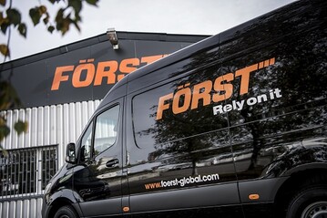 FRST ist eine Marke der Redwood Global Ltd, einer der namhaftesten, bewhrtesten und fhrenden Lieferanten der Baumpflegeindustrie.