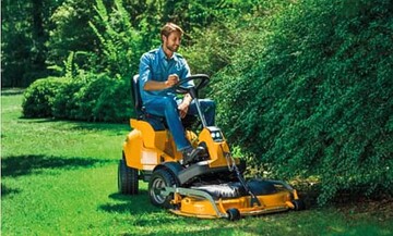 Der Frontmher VILLA aus der hochwertigen STIGA-Produktwelt.