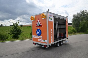 Der neue Anhnger der UNSINN Fahrzeugtechnik und Drutzel Kommunaltechnik ist der perfekte Begleiter fr Kommunen, Bau- und Betriebshfe, Hausmeisterservices und Straenmeistereien. 