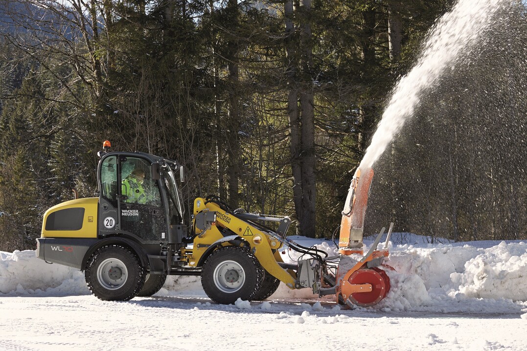 Wacker Neuson WL70 mit Schneefraese