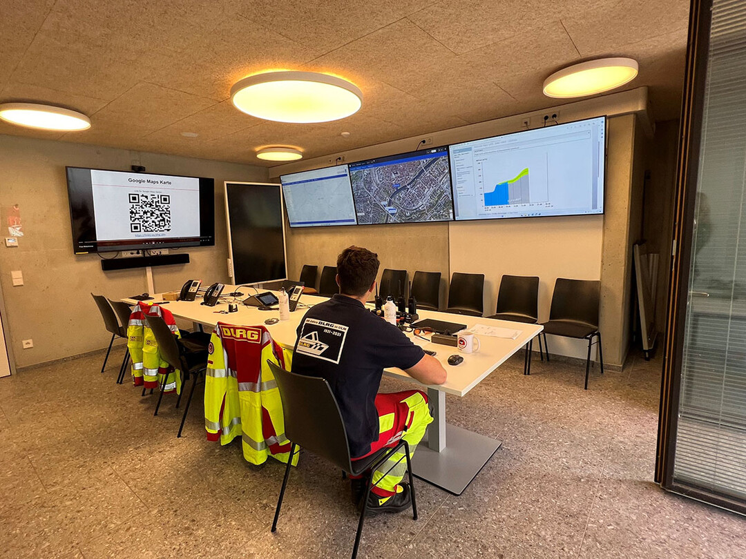 Die Einsatzleitung der Wasserrettung konnte ihre Boote dank der Tracker auf der Donau or-ten.