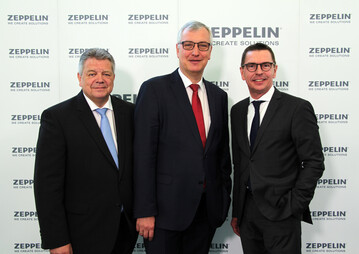(von links) Michael Heidemann, stellvertretender Vorsitzender der Geschftsfhrung, Peter Gerstmann, Vorsitzender der Geschftsfhrung und Christian Dummler, Geschftsfhrer und CFO, prsentieren die Jahresergebnisse fr das Geschftsjahr 2017 auf dem Bilanzpressegesprch in Friedrichshafen.