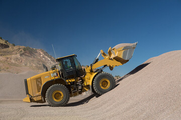 Der neue Cat 966 GC mit 239 kW Motorleistung und rund 22 Tonnen Einsatzgewicht.